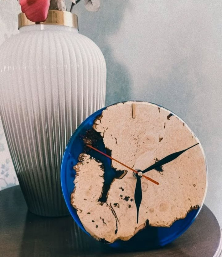 ساعت رومیزی قطر 20 چوب و رزین آبی